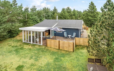 Hughlek - 900M from the Sea: Wood, Home, Porch, Deck, Hardwood, Roof, Wood Stain, Wood Flooring, Eco Hotel
