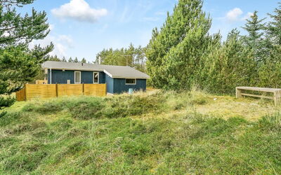 Hughlek - 900M from the Sea