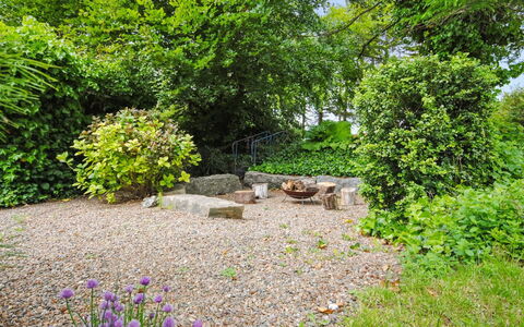 Ludovic - 7Km from the Sea: Roof, Land Lot, Cottage, Home, Rural Area, Shed, Siding, Garden Buildings, Log Cabin, Hut