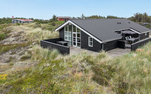 Mavis - 800M from the Sea: Wood, Home, Porch, Deck, Hardwood, Roof, Wood Stain, Wood Flooring, Eco Hotel