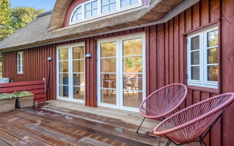 Beghel - 350M from the Sea: Wood, Cottage, Deck, Hardwood, Wood Flooring, Wood Stain, Shade, Plank, Porch, Chair