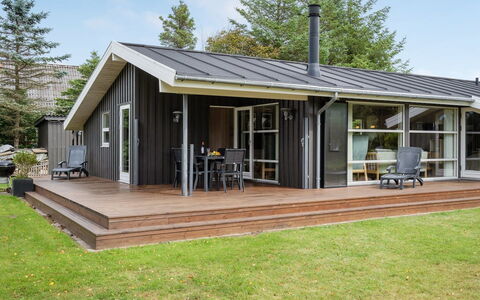 Ønder - 800M from the Sea: Cottage, Porch, Hardwood, Siding, Garden Buildings, Shade, Estate, Deck, Farmhouse, Yard