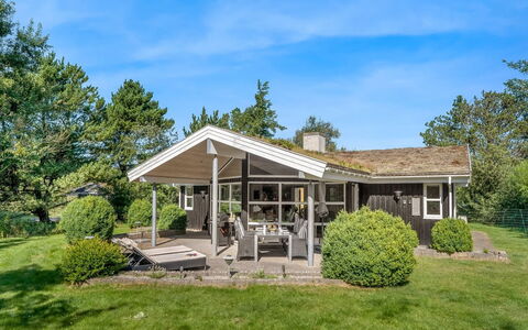Bina - 1.9Km from the Sea: House, Home, Roof, Cottage, Porch, Estate, Shade, Siding, Lawn, Farmhouse