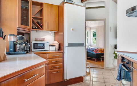 Bina - 1.9Km from the Sea: Kitchen Appliance, Kitchen, Major Appliance, Countertop, Cabinetry, Furniture, Interior Design, Home Appliance, Wood, Flooring
