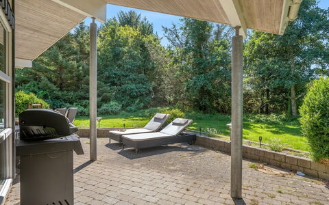 Bina - 1.9Km from the Sea: Wood, Porch, Ceiling, Garden, Shade, Land Lot, Outdoor Furniture, Outdoor Structure, Landscaping, Estate