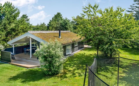 Barnet - 2.2Km from the Sea: Thatching, Cottage, House, Roof, Home, Farmhouse, Hut, Estate, Village