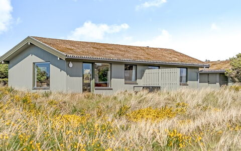 Ehawee - 350M from the Sea: Roof, Land Lot, Cottage, Home, Rural Area, Shed, Siding, Garden Buildings, Log Cabin, Hut