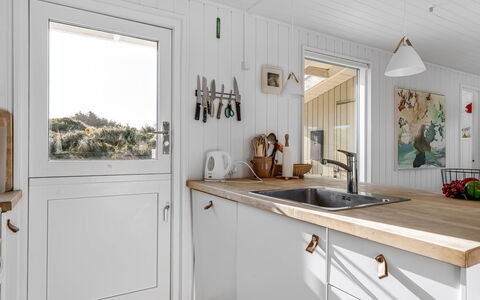 Asser - 400M from the Sea: Wood, Home, Porch, Deck, Hardwood, Roof, Wood Stain, Wood Flooring, Eco Hotel