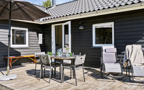 Swen - 1.3Km from the Sea: Architecture, Roof, Home, Composite Material, Daylighting, Siding, Driveway