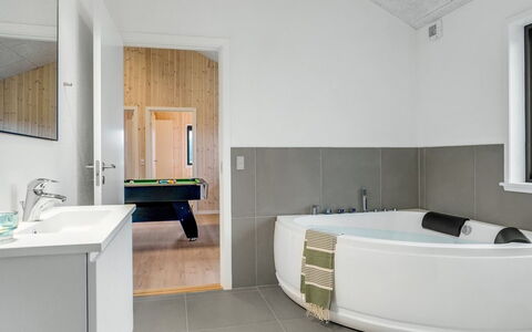 Carla - 1.5Km from the Sea: Flooring, Interior Design, Plumbing Fixture, Floor, Ceiling, Bathroom, Tap, Bathtub, Plumbing, Lighting
