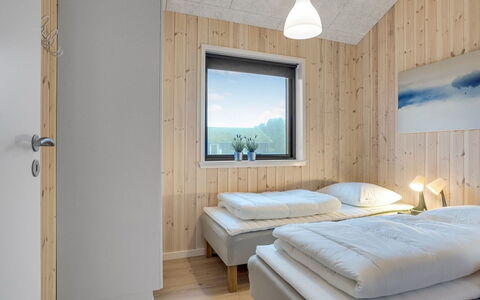 Carla - 1.5Km from the Sea: Wood, Bedroom, Home, Bed, Bedding, Bed Sheet, Bed Frame, Hardwood, Ice Cap, Plank