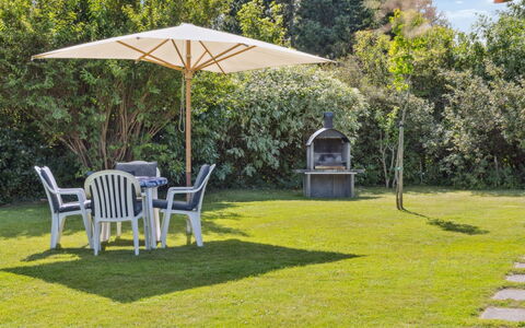 Merit - 800M from the Sea: Roof, Land Lot, Cottage, Home, Rural Area, Shed, Siding, Garden Buildings, Log Cabin, Hut
