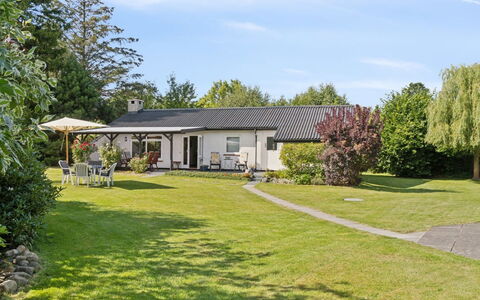 Merit - 800M from the Sea: Roof, Land Lot, Cottage, Home, Rural Area, Shed, Siding, Garden Buildings, Log Cabin, Hut