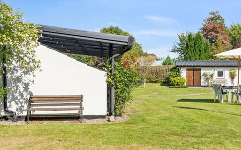 Merit - 800M from the Sea: Roof, Land Lot, Cottage, Home, Rural Area, Shed, Siding, Garden Buildings, Log Cabin, Hut