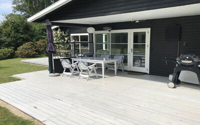 Henryk - 500M from the Sea