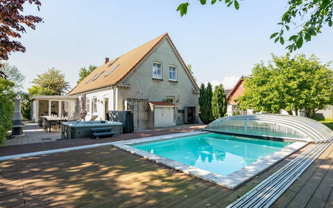 Thorward - 1.5Km from the Sea: Roof, Home, Door, Cottage, Shade, Siding, Yard, Estate, Backyard