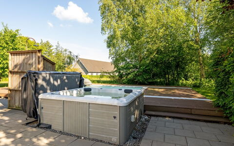 Thorward - 1.5Km from the Sea: Composite Material, Bathtub, Swimming Pool, Garden, Yard, Backyard, Jacuzzi, Shade, Courtyard