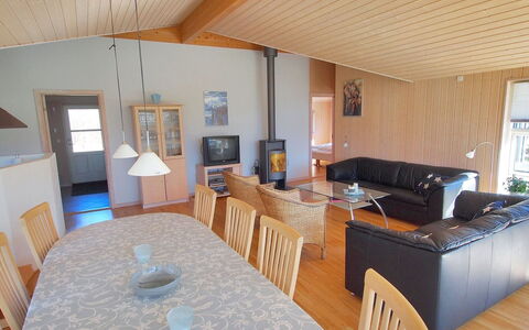 Birthe - 800M from the Sea: Roof, House, Home, Cottage, Door, Siding, Estate, Lawn, Yard, Porch