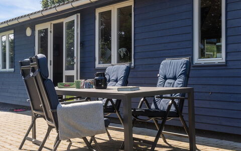 Winona - 300M from the Sea: Grass, House, Roof, Home, Cottage, Shrub, Land Lot, Rural Area, Farmhouse, Groundcover