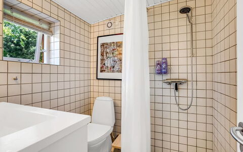 Erke - 370M from the Sea: Wall, Flooring, Bathroom, Plumbing Fixture, Floor, Interior Design, Toilet, Plumbing, Ceiling, Tile