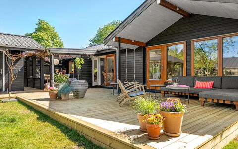 Erke - 370M from the Sea: Cottage, Home, House, Roof, Porch, Estate, Siding, Garden Buildings, Farmhouse, Yard