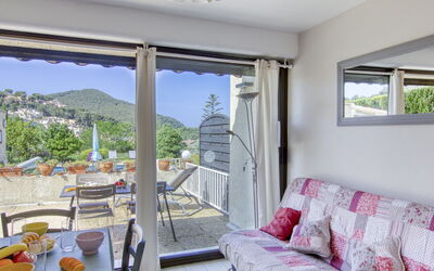 Accommodation:&nbsp;La Madrague D'Azur 160.9