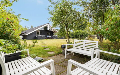 Zelda - 300M from the Sea: Wood, Wood Stain, Plank, Hardwood, Cottage, Deck, Siding, Shade, Wood Flooring, Garden Buildings
