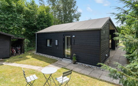 Edin - 400M from the Sea: Residential Area, Roof, Suburb, Driveway, Estate, Chimney