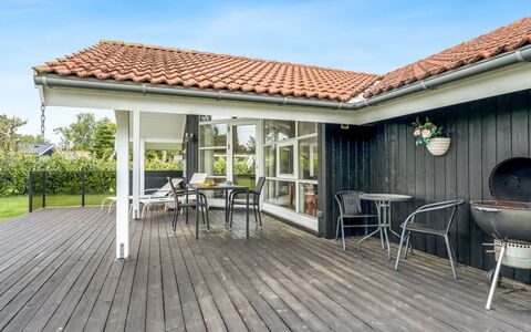 Brynhild - 400M from the Sea: Grass, House, Roof, Home, Cottage, Shrub, Land Lot, Rural Area, Farmhouse, Groundcover