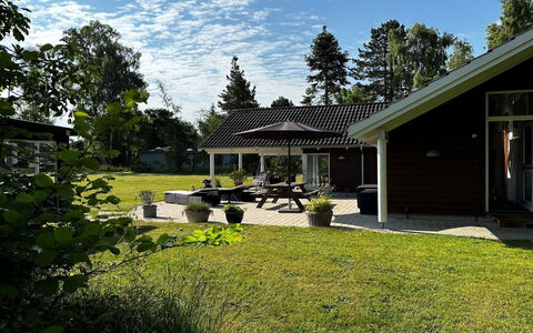 Hegge - 300M from the Sea: Grass, House, Roof, Home, Residential Area, Cottage, Lawn, Garden, Backyard, Siding