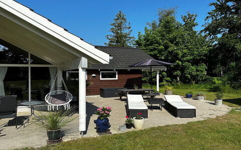Hegge - 300M from the Sea: House, Home, Door, Roof, Cottage, Estate, Garden, Shade, Siding, Yard