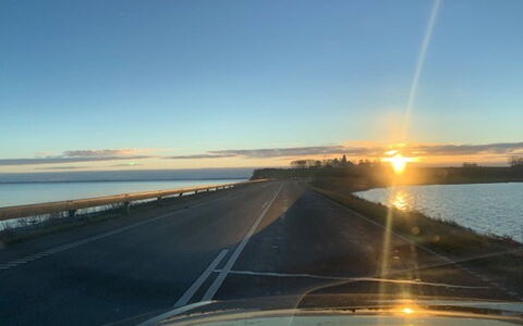 Leefke - 300M from the Sea: Sky, Horizon, Sun, Road, Sunrise, Dusk, Ecoregion, Sunset, Atmospheric Phenomenon, Cloud