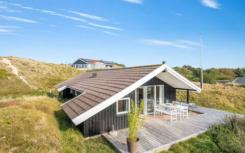 Edvardine - 400M from the Sea: Shrub, Urban Design, Groundcover, Brick, Apartment, Estate, Brickwork, Balcony, Landscaping