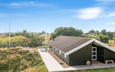 Edvardine - 400M from the Sea