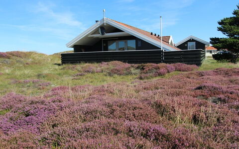 Lilja - 1.5Km from the Sea: Cottage