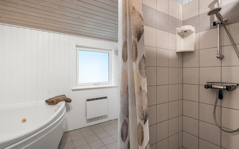 Andine - 1.2Km from the Sea: Plumbing Fixture, Flooring, Wood, Floor, Bathroom, Ceiling, Interior Design, Plumbing, Composite Material, Room
