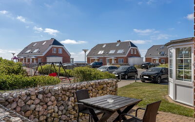 Joonas - 100M from the Sea