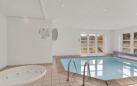 Henrike - 3.3Km from the Sea: 