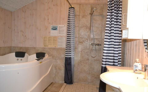 Jonas - 2.4Km from the Sea: Flooring, Floor, Plumbing Fixture, Wood, Interior Design, Room, Plumbing, Furniture, Ceiling, Bathroom
