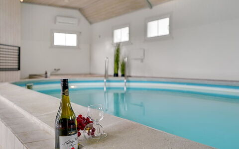 Madalena - 2.8Km from the Sea: Furniture, Interior Design, Chair, Flooring, Table, Resort, Floor, Ceiling, Room, Eco Hotel