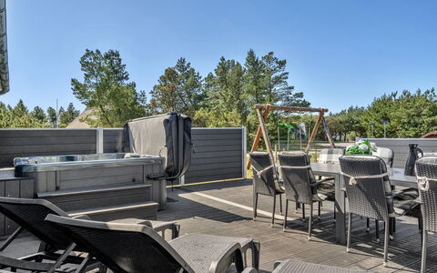 Madalena - 2.8Km from the Sea: Furniture, Interior Design, Chair, Flooring, Table, Resort, Floor, Ceiling, Room, Eco Hotel