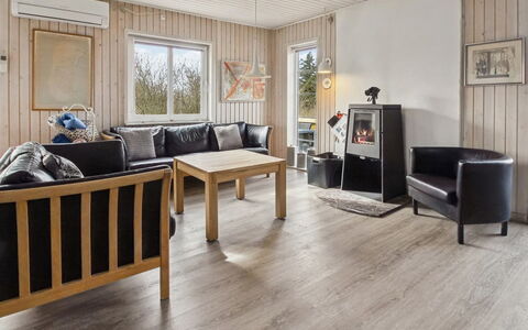 Ulrich - 500M from the Sea: Cottage, Home, House, Roof, Porch, Estate, Siding, Garden Buildings, Farmhouse, Yard