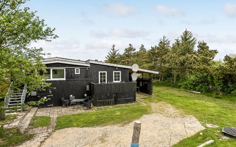Ulrich - 500M from the Sea: Cottage, Home, House, Roof, Porch, Estate, Siding, Garden Buildings, Farmhouse, Yard