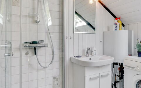 Lenia - 1Km from the Sea: Plumbing Fixture, Interior Design, Flooring, Bathroom, Sink, Floor, Tap, Plumbing, Ceiling, Bathroom Sink