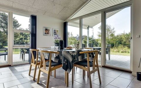 Stacey - 800M from the Sea: 