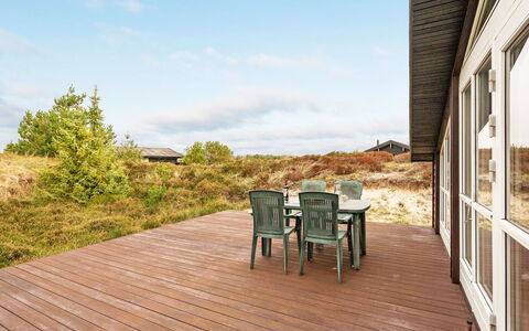 Asina - 400M from the Sea: Cottage, Shed, Hut, Farmhouse, Prairie, Shack, Barn, Log Cabin, Garden Buildings