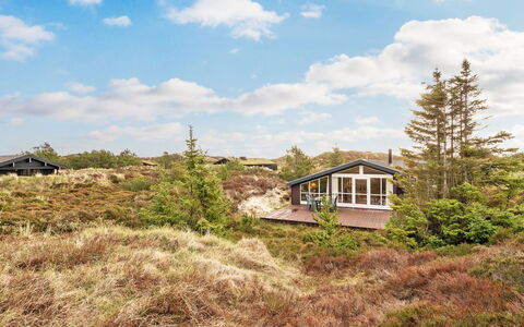 Asina - 400M from the Sea: Cottage, Shed, Hut, Farmhouse, Prairie, Shack, Barn, Log Cabin, Garden Buildings