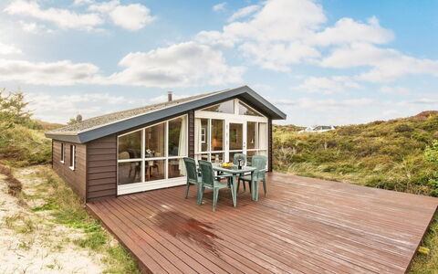 Asina - 400M from the Sea: Cottage, Shed, Hut, Farmhouse, Prairie, Shack, Barn, Log Cabin, Garden Buildings