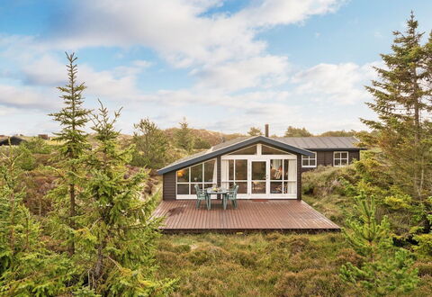 Asina - 400M from the Sea: 