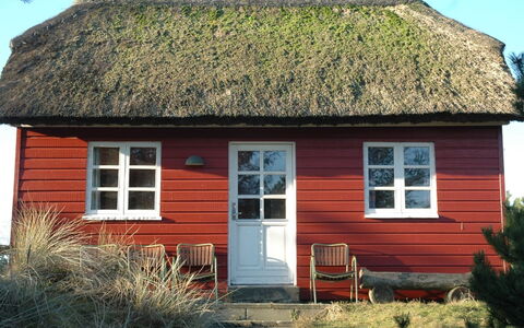 Jon - 400M from the Sea: Roof, Land Lot, Cottage, Home, Rural Area, Shed, Siding, Garden Buildings, Log Cabin, Hut